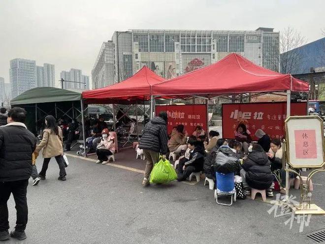 拖家带口逛四季青扫货有地方歇脚了！橙柿蹲点童装城这个地方深受好评(图4)